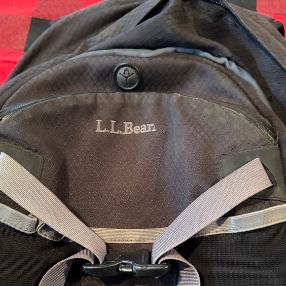 L.L. Bean Ridge Runner Backpack - Picture 3 of 9